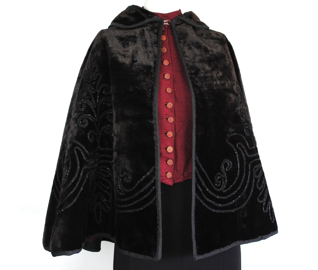 antique velvet cape 1800s Victorian dark brown capelet beaded soutache / fur trim