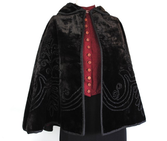Victorian Velvet Cape - Antique 1890s Victorian Bl