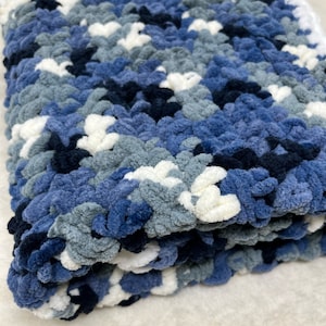 Hand Crocheted Chunky Baby Blanket: Blue & White Stroller Blanket (20x25 inch)