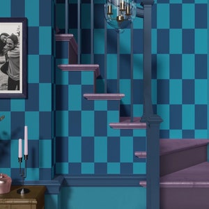 Sorbet Dreams Blaue Schachbretttapete | 'Chequered Chic' Tapete im Vintage Stil, zum Einkleben oder Abziehen und Aufkleben