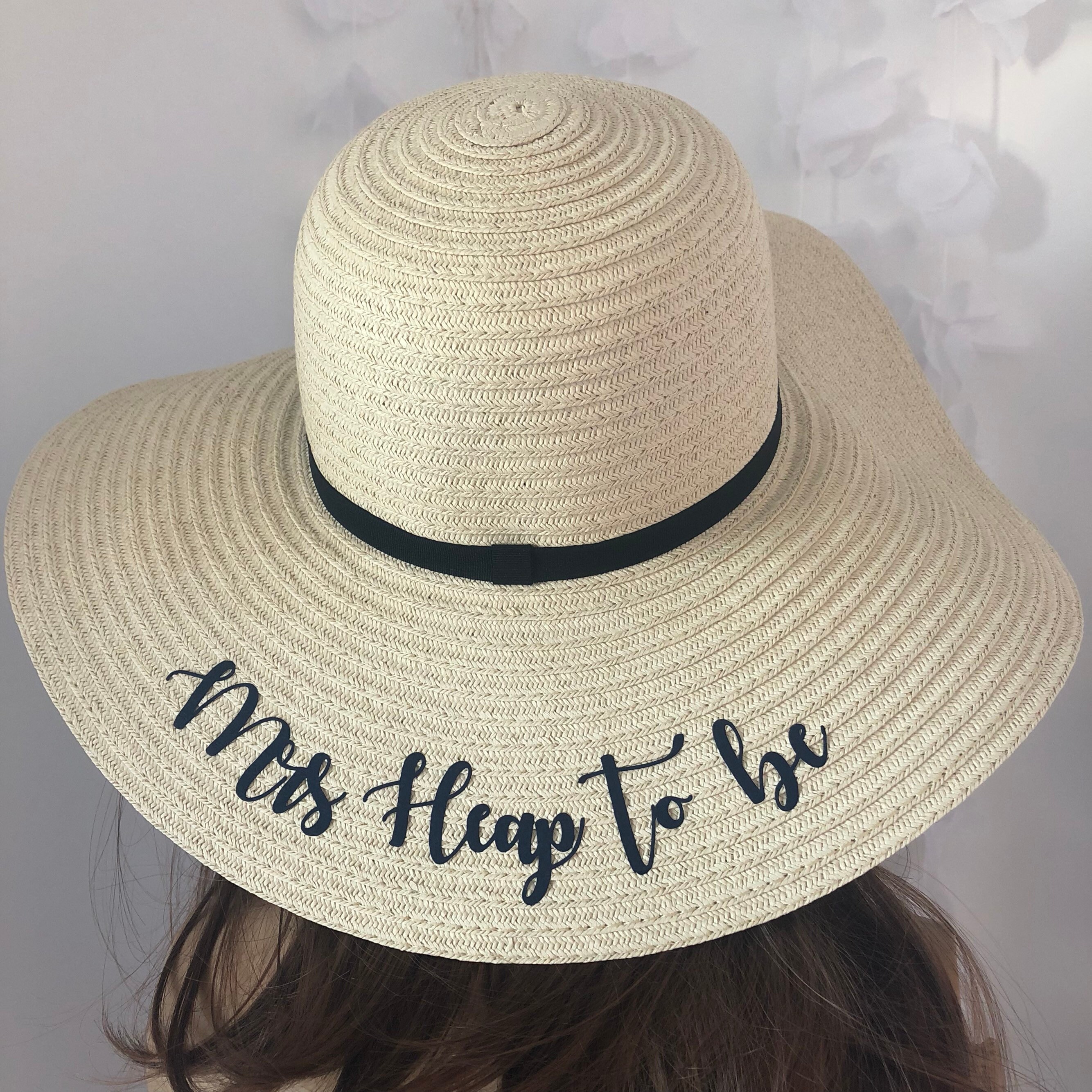 hen do sun hats