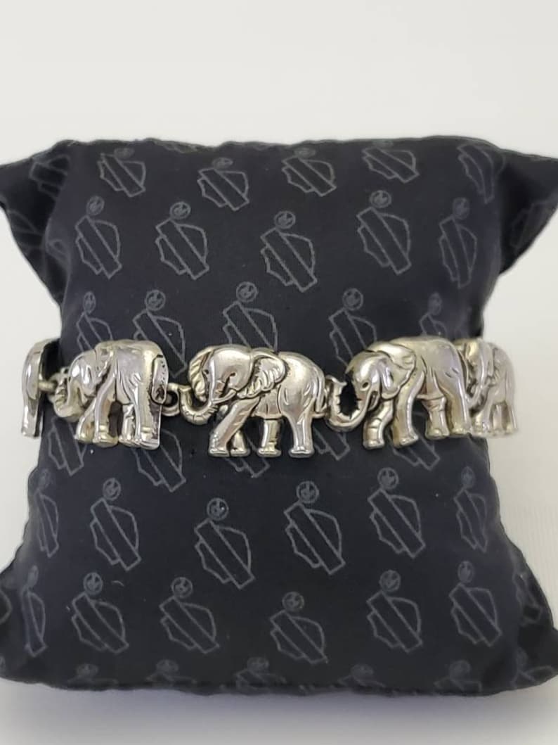 Elephant Link Toggle Bracelet Walking Elephant