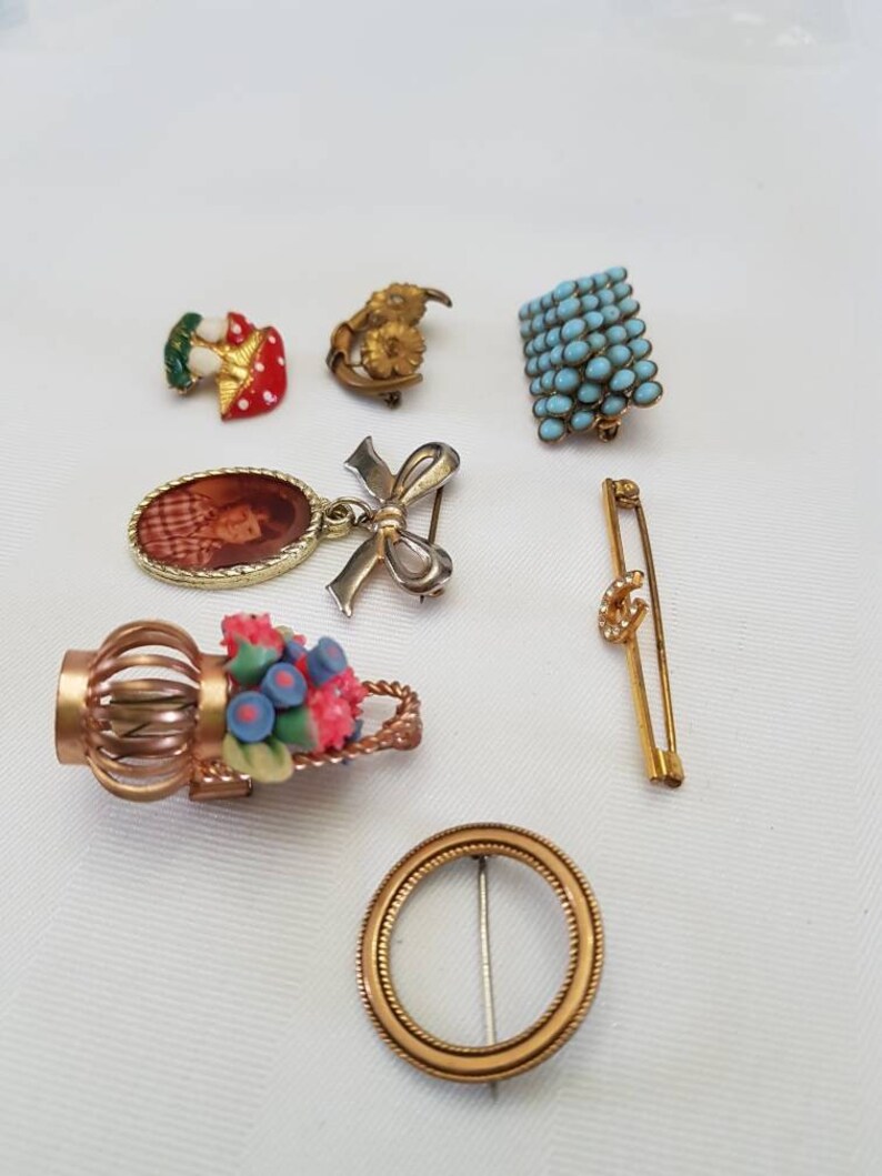 Set of Vintage C Clasp Brooch Pins Photo Brooch Horseshoe Etsy