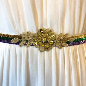 Cinturón elástico brillante con apliques de Mardi Gras