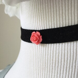 The Rosie Choker -- Velvet Choker, Soft Choker, rose choker, cabochon rose, lolita choker, black choker, resin bead, rose