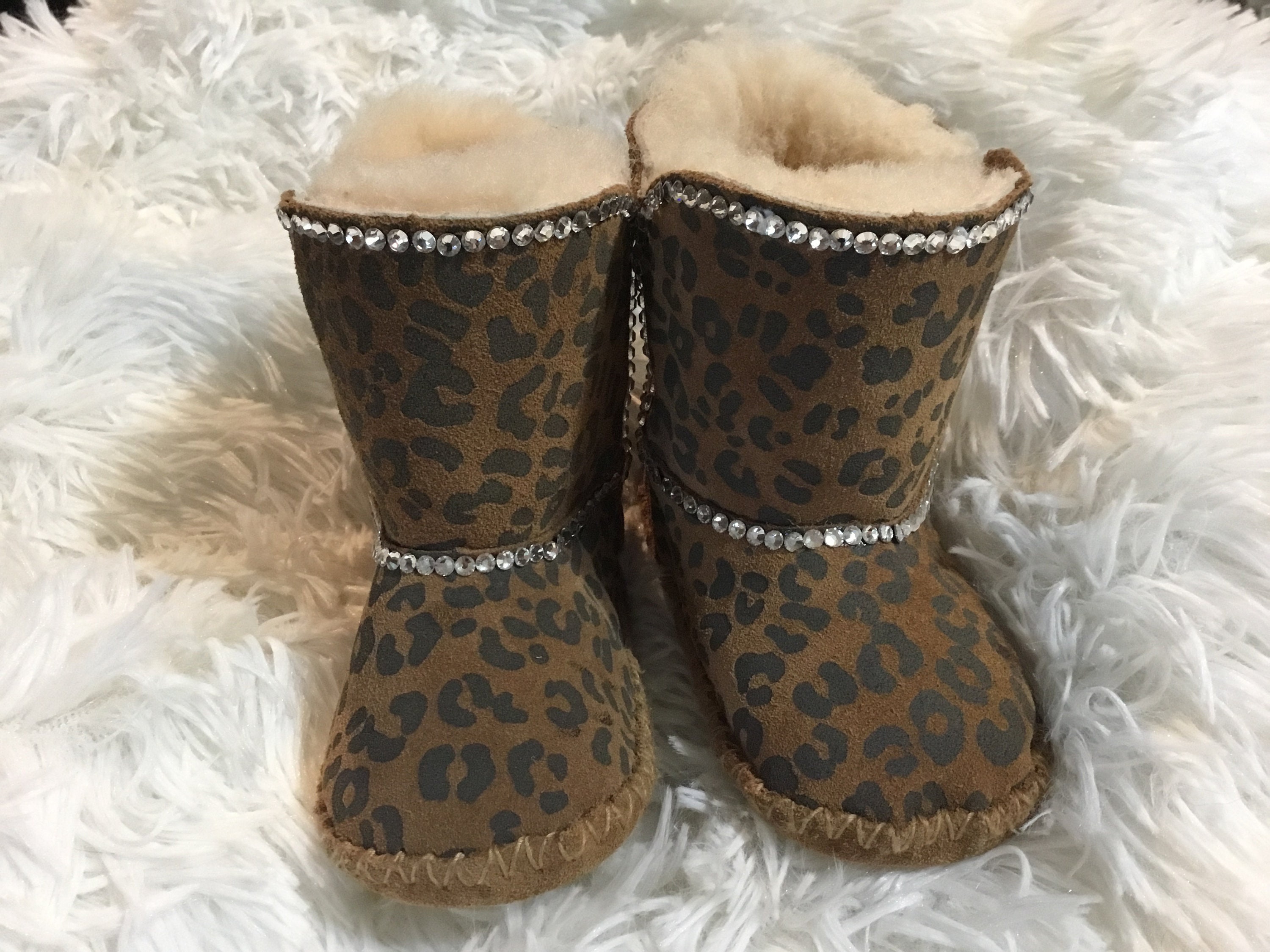 Lv ugg boots Kids • 8-2.5 • - Kallos Belle Personalised