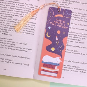 Cute, handmade sleeping cat bookmark Bookmark with tassel Illustrated kitty bookmark zdjęcie 4