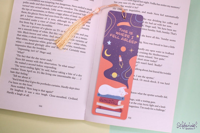 Cute, handmade sleeping cat bookmark Bookmark with tassel Illustrated kitty bookmark zdjęcie 4