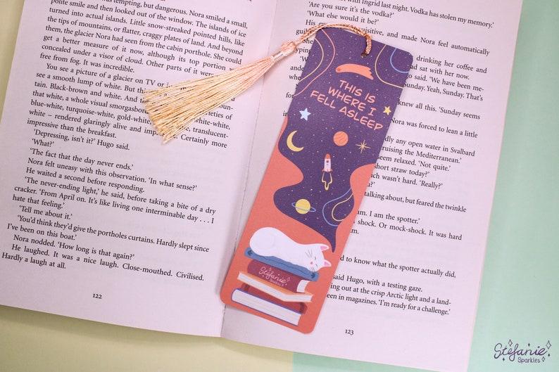 Cute, handmade sleeping cat bookmark Bookmark with tassel Illustrated kitty bookmark zdjęcie 5