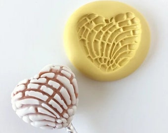 Concha Heart Mold