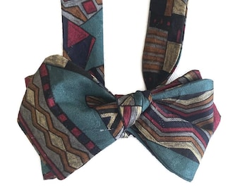 Pajarita de seda hecha a mano - Abstracto verde - Pieza única - Preanudada o para anudar uno mismo