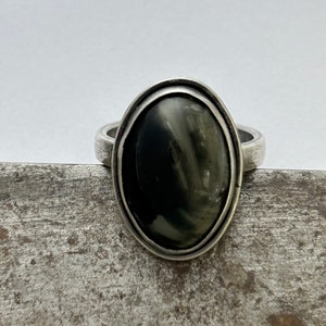 Imori Stone ring in sterling silver. Beautifully chatoyant black and ivory. Handmade.