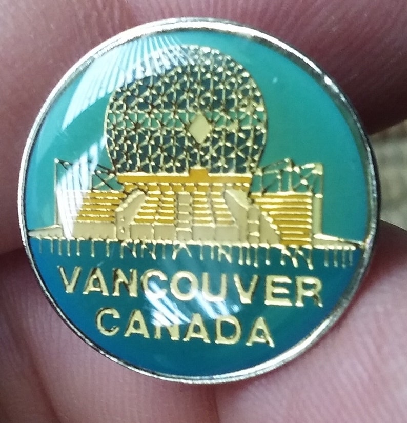 Vancouver Canada enamel Lapel pin pre-owned