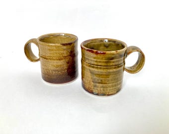 Bowmans Pottery Vermont Pair of Earthy glaze pottery mugs