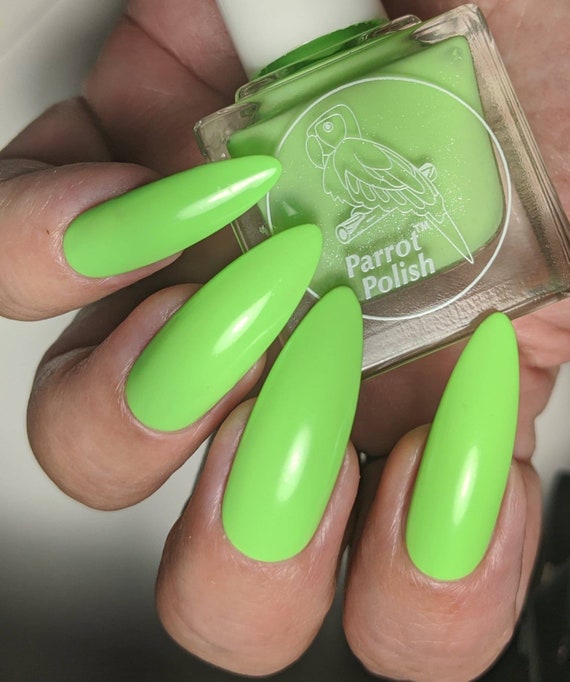 ILNP Playlist - Glowing Neon Lime Studio Color Nail Polish