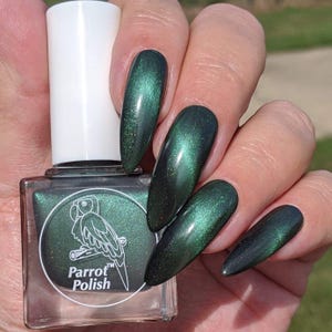 Parrot Polish Memphis Belle Magnetic Nail Polish - Green