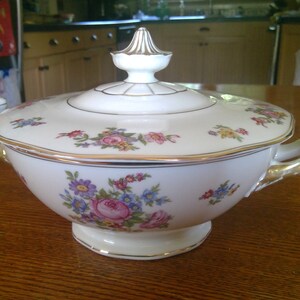 Baronet &quot;Bohemian Rose&quot; covered serving bowl