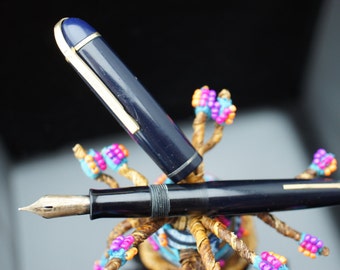 Solid 14K Tip Vintage Eversharp Skyline Fountain Pen Standard Size w/ Cap Vintage 1940&#39;s 14K Medium Point Nib u145