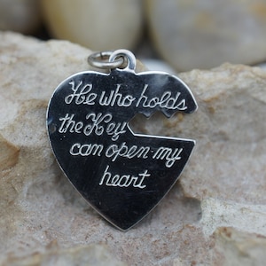 Sterling Silver SS 925 Pendant Heart Signed &#39;&#39;He who holds the key&#39;&#39; Carved Vintage Jewelry Art Deco *683
