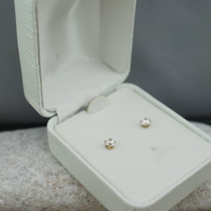 Vintage Art Deco Bolt Ohrstecker 14 k Solid Gold Zirkonia Stein 4mm Runde Sicherheitsgerät Estate LO