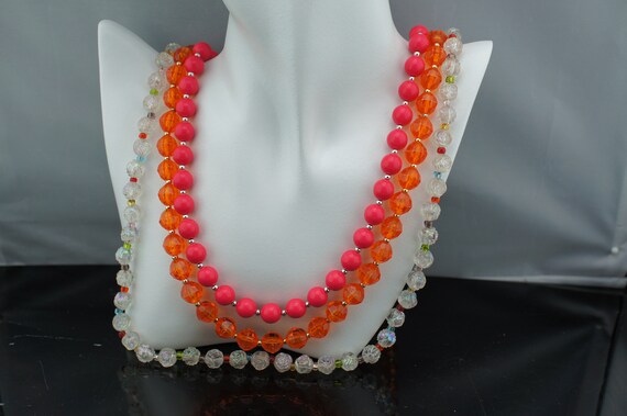 Collier Vintage à 3 Rangs - Chaîne Dorée Avec Perles Pastel - Modèle #5142 - Occasion