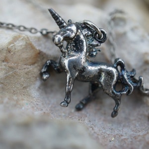 STERLING SILVER 925 Vintage  Charm Pendant Unicorn Horse Small Chain Necklace Silver Tone Art Deco *146