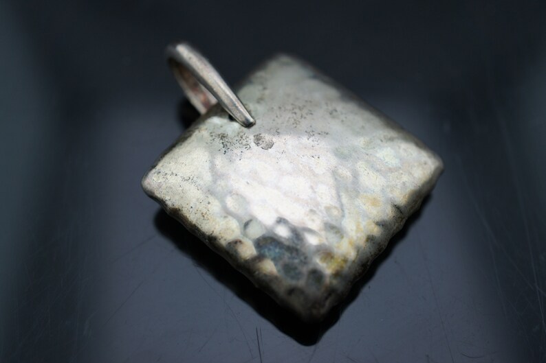STERLING SILVER 925 Vintage Jewelry Charm Pendant Hammered Design Square Bracelet Chain Necklace Art Deco st853