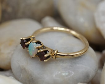 Vintage Solid Gold 14k Ring Gemstones Stone Red Opal Jewelry Collectable Size 6 Wedding Bridal Round Band Engagement