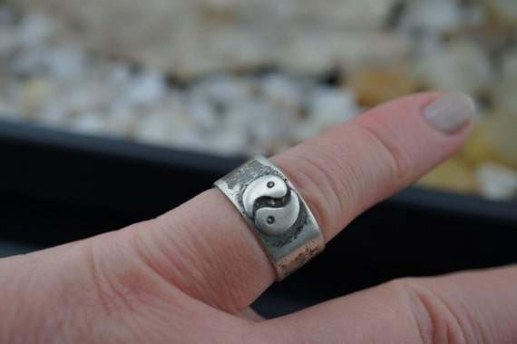 Vintage yin yang ring deals