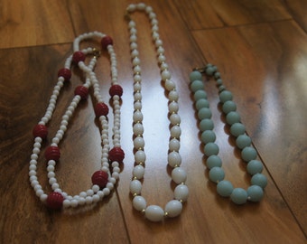 Estate Vintage Jewelry Necklace Set  Beaded  ,White,Blue, Red  A-098