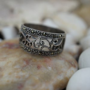 925 Sterling Silver Size 8 Wide  Filigree CZ Gift Art Deco Jewelry Vintage  Circa Minimalist *250