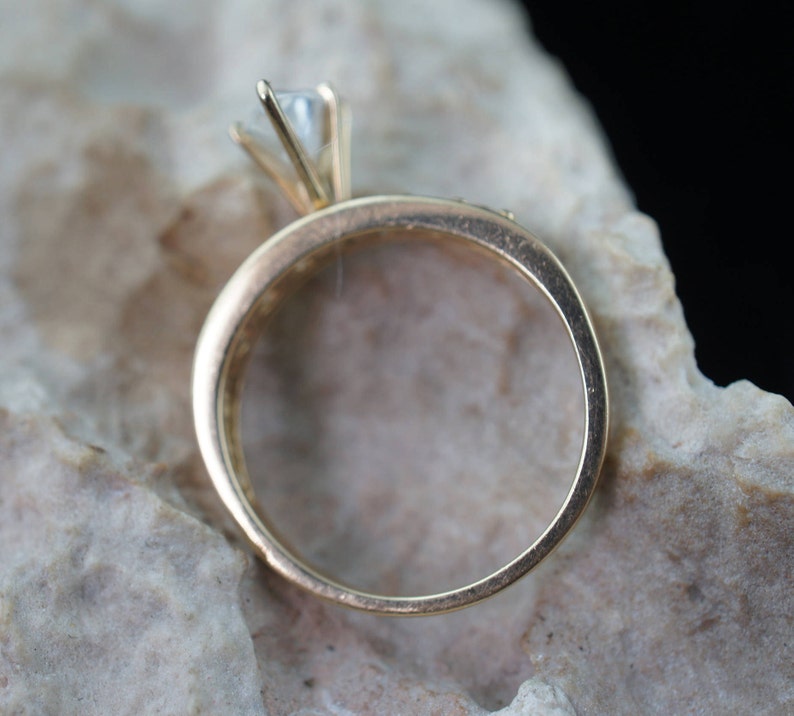 SOLID GOLD 14k DQ Cz Stone Vintage ring gold Ring solid Jewelry Collectable Size 8 round band Coctail Filigree Oval Wedding Engagement d