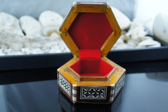 Vintage Elegant Hexagon Jewelry Box Storage Organ… - image 6