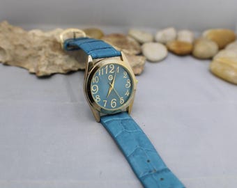 Vintage unique Y2K Armitron watch with blue watch face and silver band Vintage Armitron Wristwatch Watch Silver Tone Blue Dial  main image 4