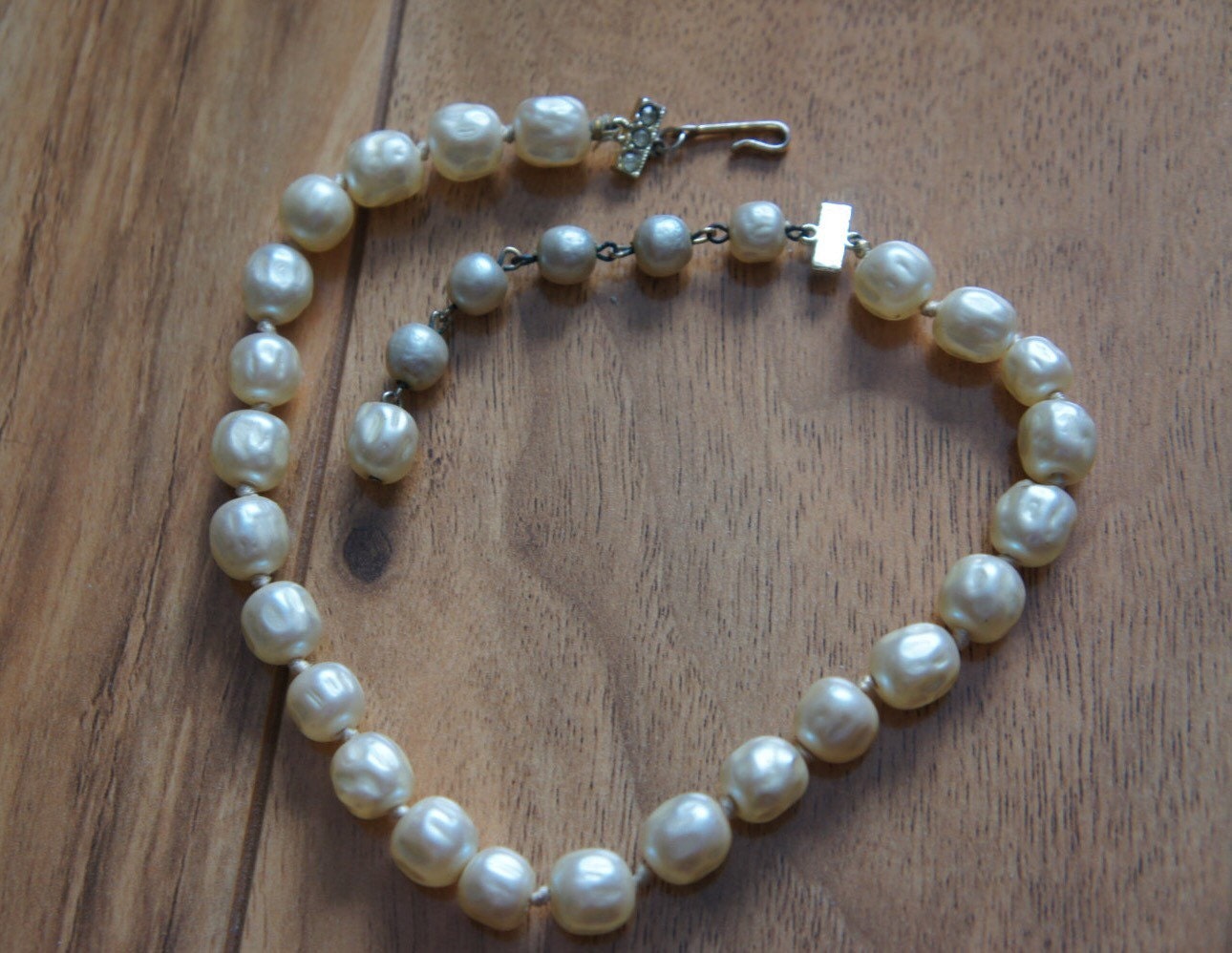 Vintage Jewelry Necklace Faux Pearl Laguna Designer Signed