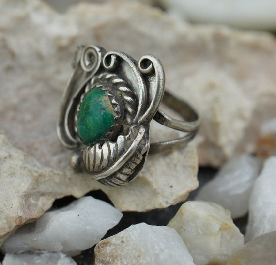 Intricate Vintage Zuni Native American Turquoise Rhombus Sterling Silver Ring Intricate Vintage Zuni Native American Turquoise Rhombus Sterling Silver Ring