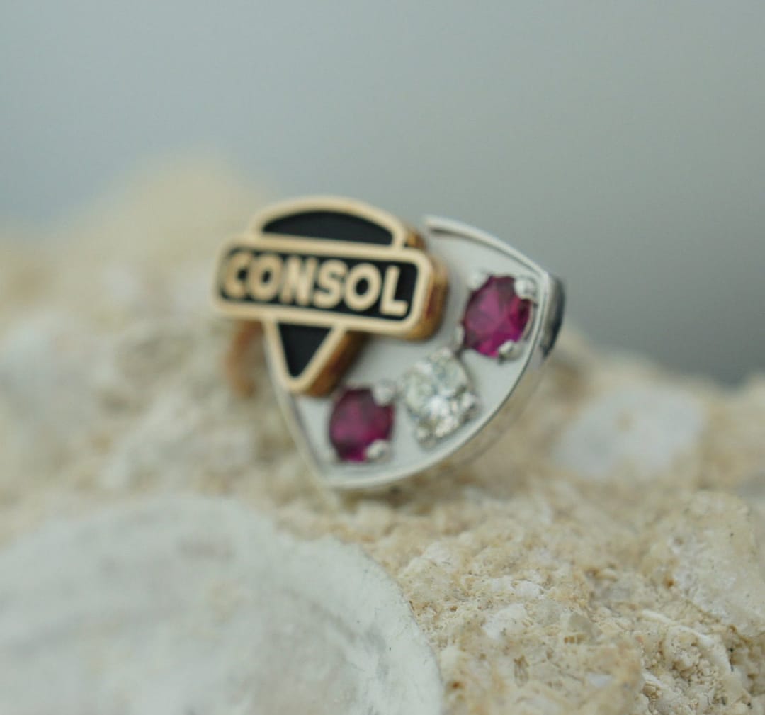 Vintage 10K CTO Consol White Yellow Solid Gold Pin Enamel Small Brooch