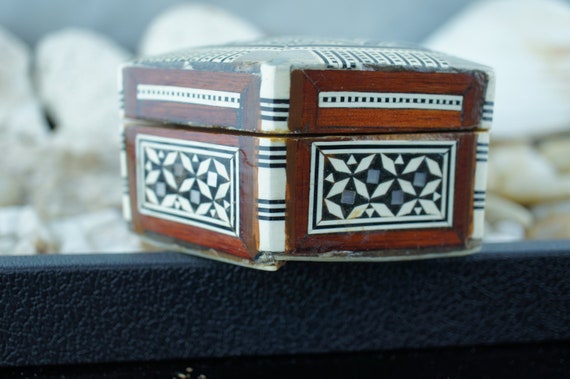 Vintage Elegant Hexagon Jewelry Box Storage Organ… - image 4