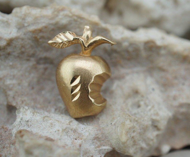 Vintage Solid Gold Pendant 14k Apple Diamond Cut Design Floral Gift Art Deco Jewelry for Chain DD