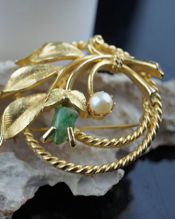 Broche Vintage Fleur En Relief Ajourée Plaquée Or - Signée Sarah Cov 1859 - État Impeccable