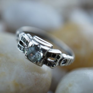 925 Vintage Gioielli bianco cz pietra Band Cocktail Sterling Argento Anello di fidanzamento Size8 Art Deco Modernista st483