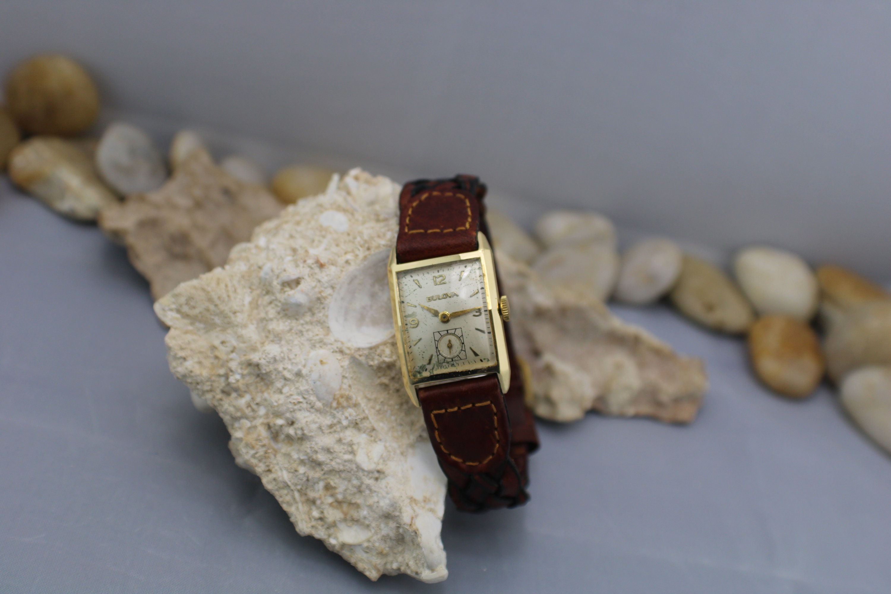 14k Gold Bulova Vintage Watch Band Wrist 9245883 Brown  display picture 2