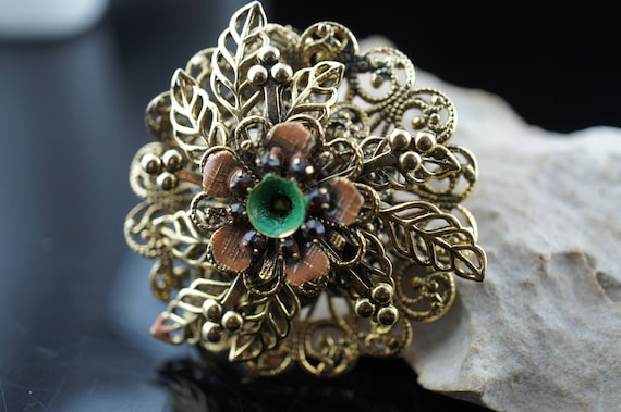 LOVNTG Art Deco Jewelry Brooch