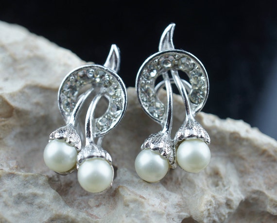 Vintage Jewelry Art Earrings  Pearls Faux Rhinest… - image 1