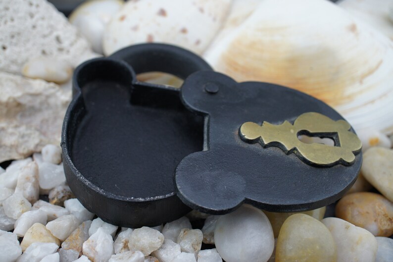 Vintage Wilton Cast Iron Trinket Box Lock Padlock Shape No Key Etsy