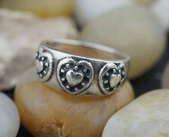 Sterling Silver 925 Vintage Ring Size 8 Heart Hearts Hammered silver925 vintage ring