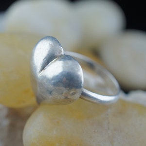 925 Ring NF Estate Vintage smooth design band heart Jewelry sterling silver Ring size 6.5 st385