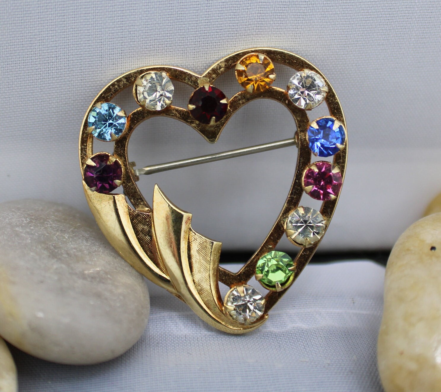 _co.1997♡ Signed PIM Vintage Gold Tone Flower 2-1/2