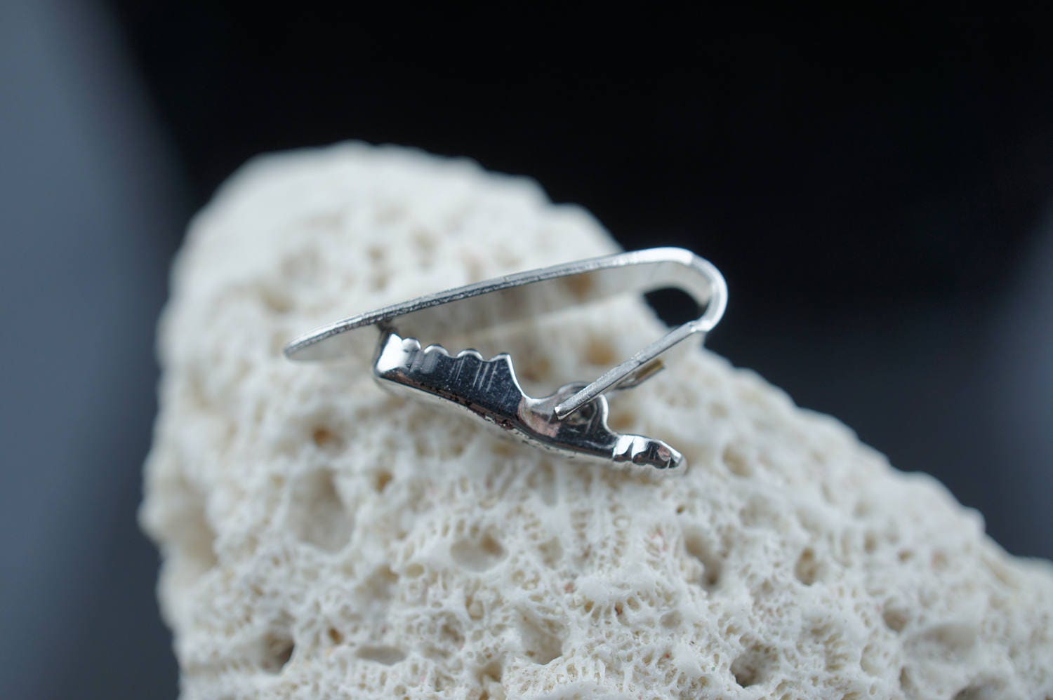 Vintage La Mode Gold Filled Tie Pin: Bezel Set Black Stone
