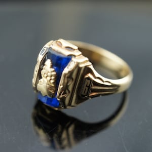 Vintage Art Deco Jewelry Josten 10k Yellow Gold 1955 A6 Ring Blue Stone Signet Size 6 3/4 Art Deco Modernist